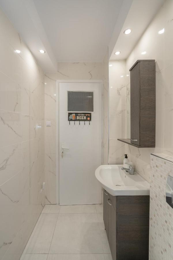 Comfy Apt Next To Metro Athens Ngoại thất bức ảnh
